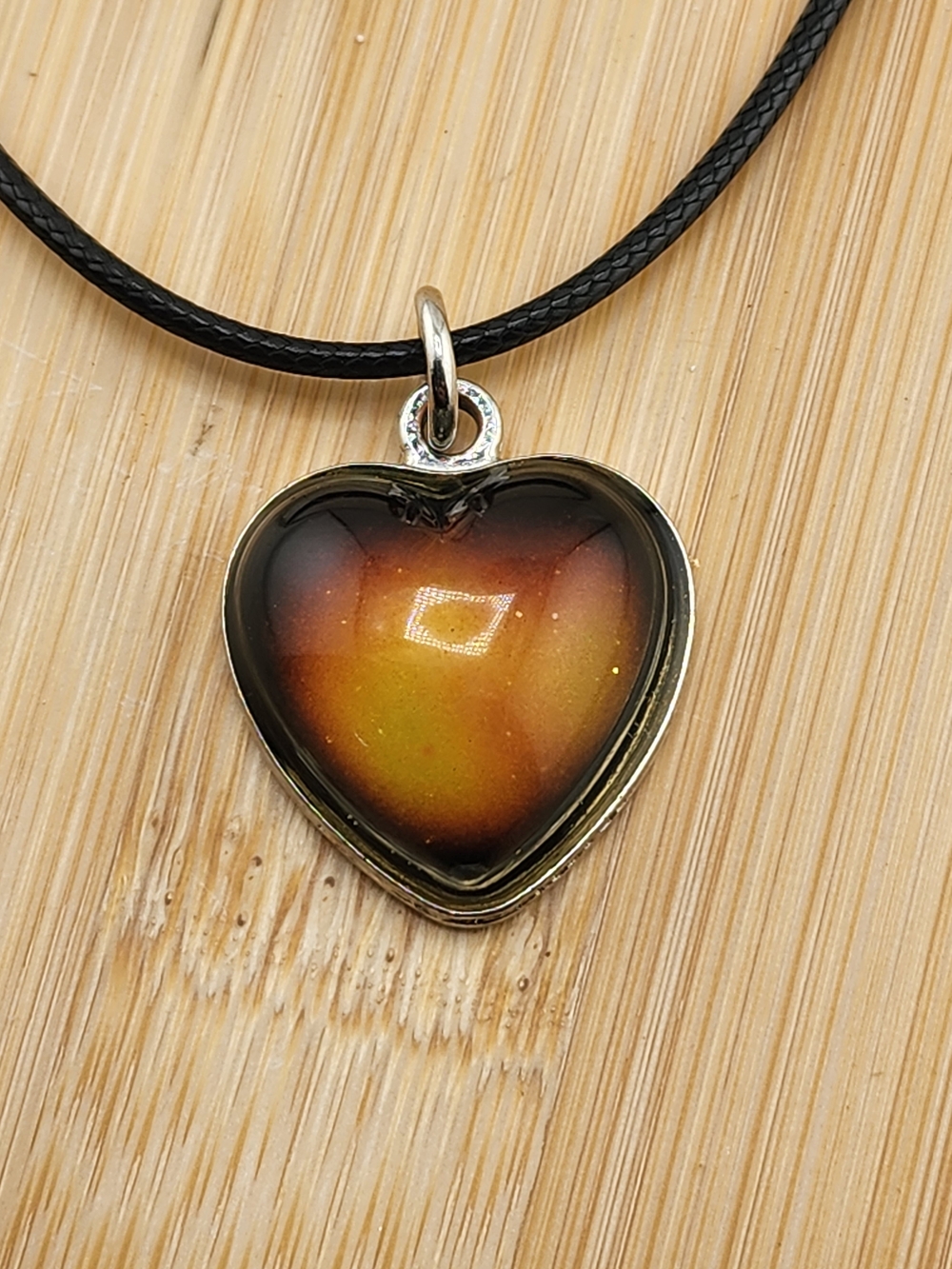 18in Ajustable Heart Pendant Necklace in Amber Gradient